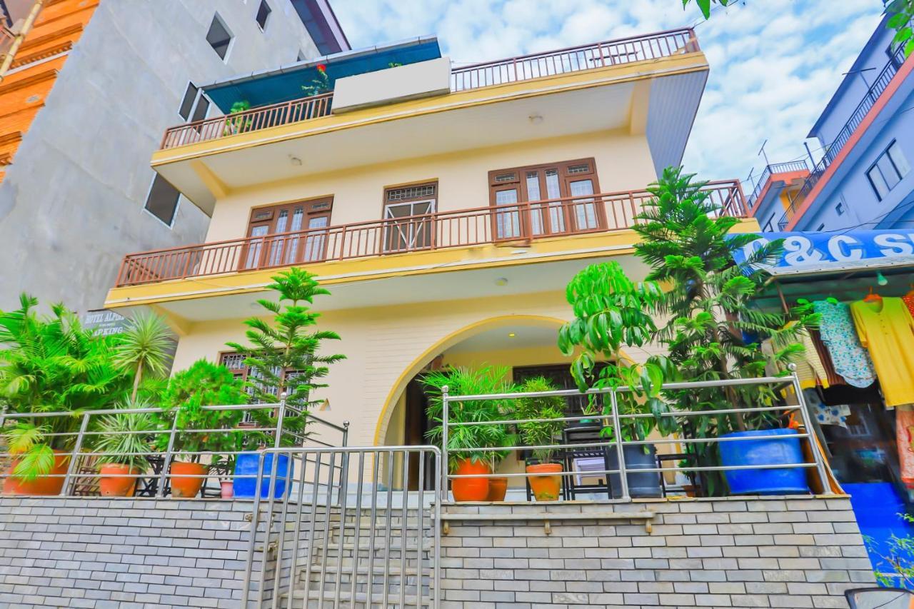 Hotel Alpine Villa Pokhara Buitenkant foto