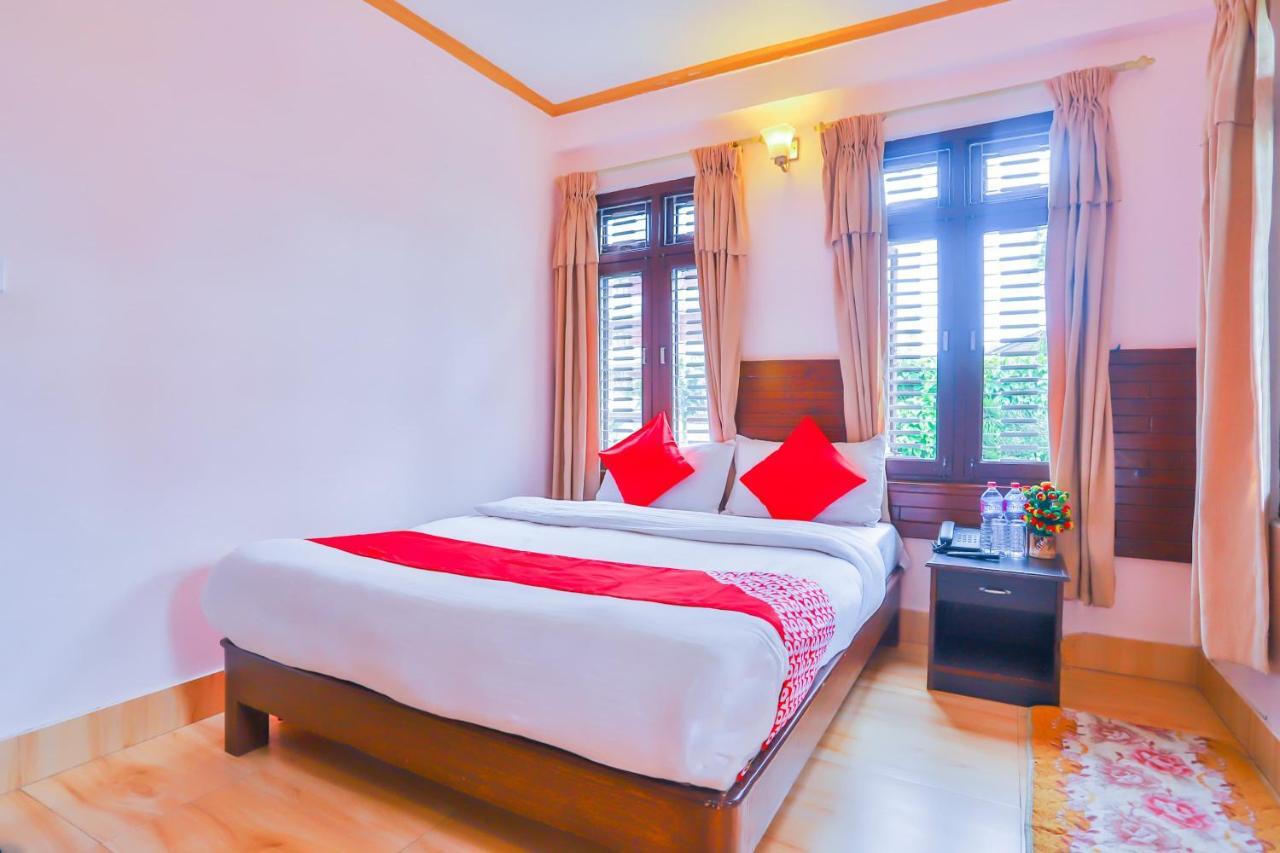 Hotel Alpine Villa Pokhara Buitenkant foto