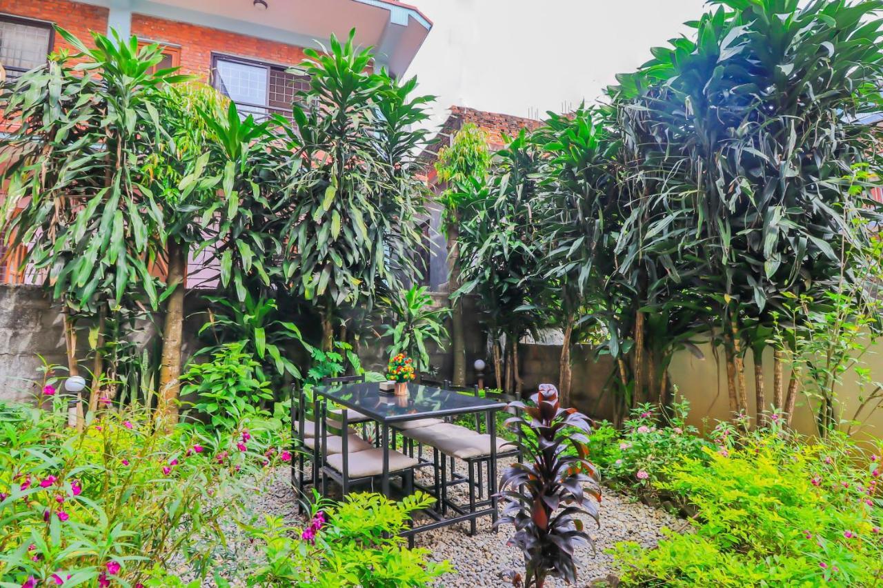 Hotel Alpine Villa Pokhara Buitenkant foto